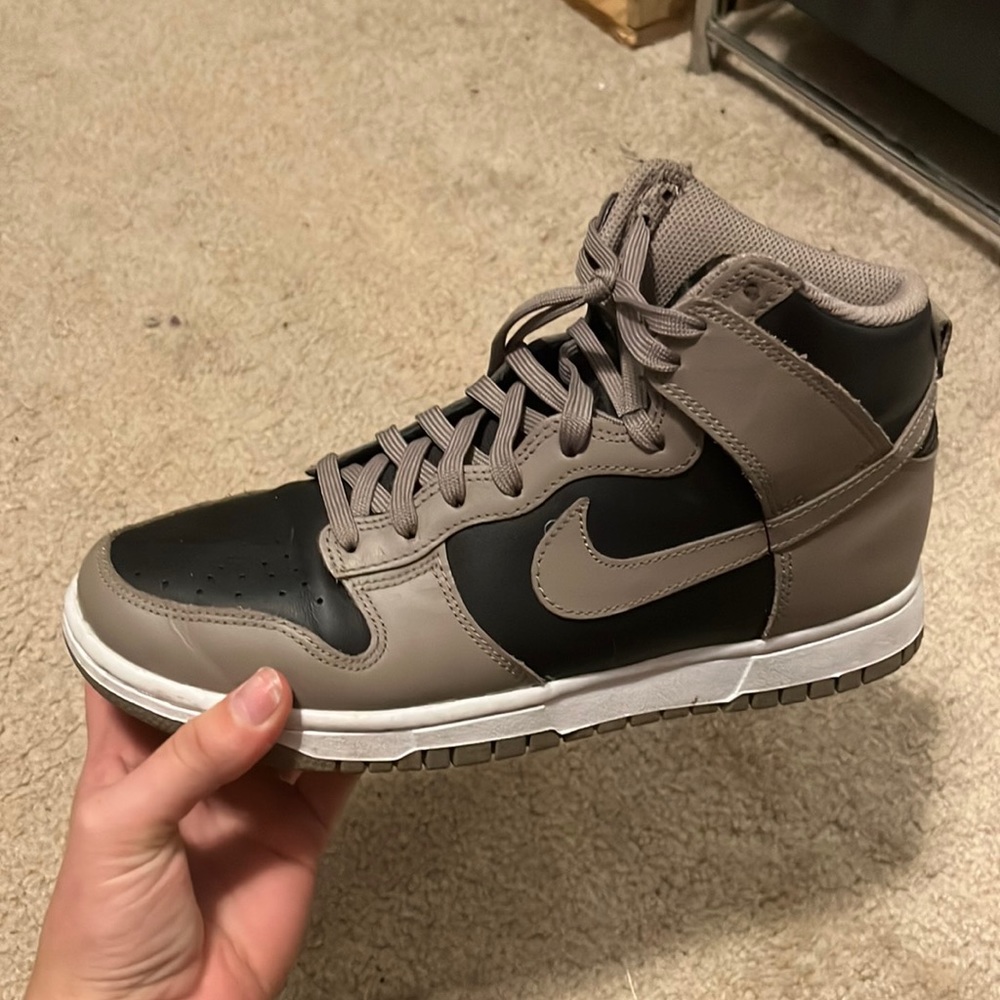 High top Nike Dunks 1 in mocha brown- size 8